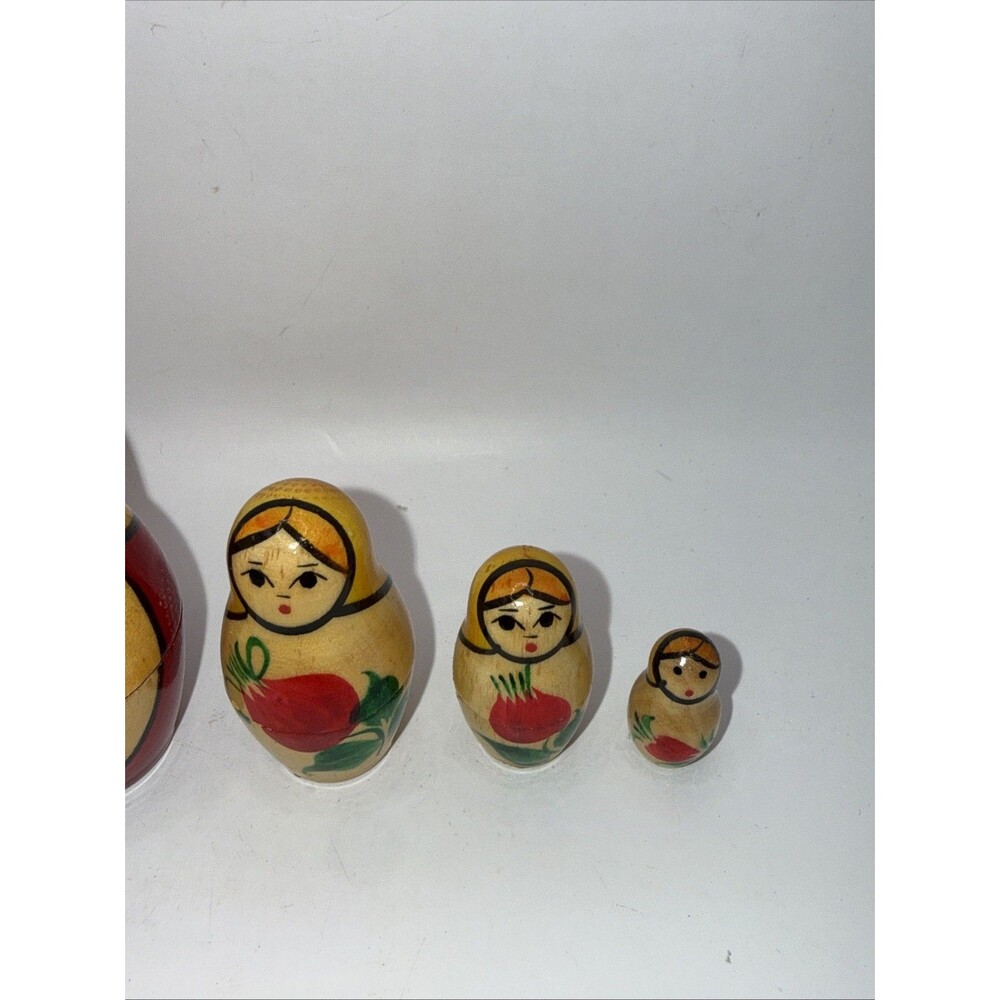 Vintage Nesting Dolls - 5 Pieces - Picture 3 of 7